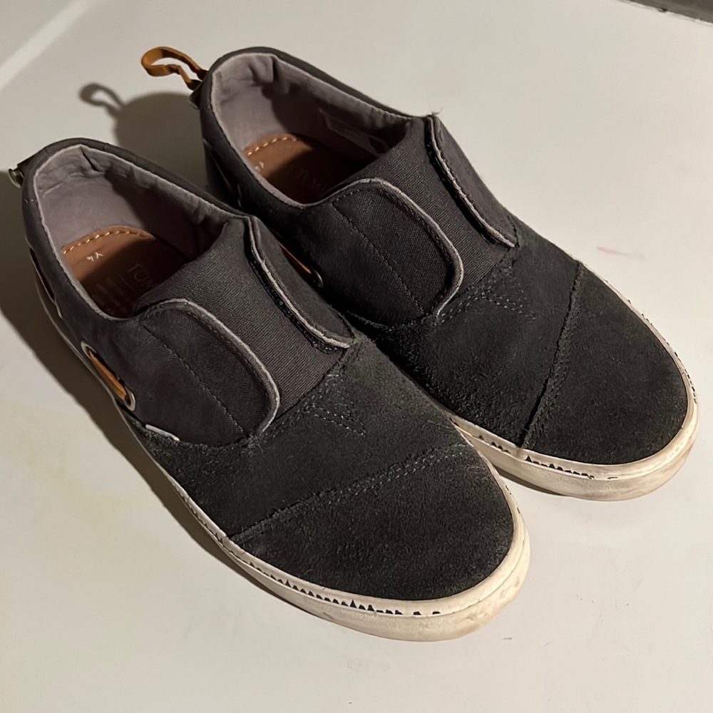 Boys TOMs shoes